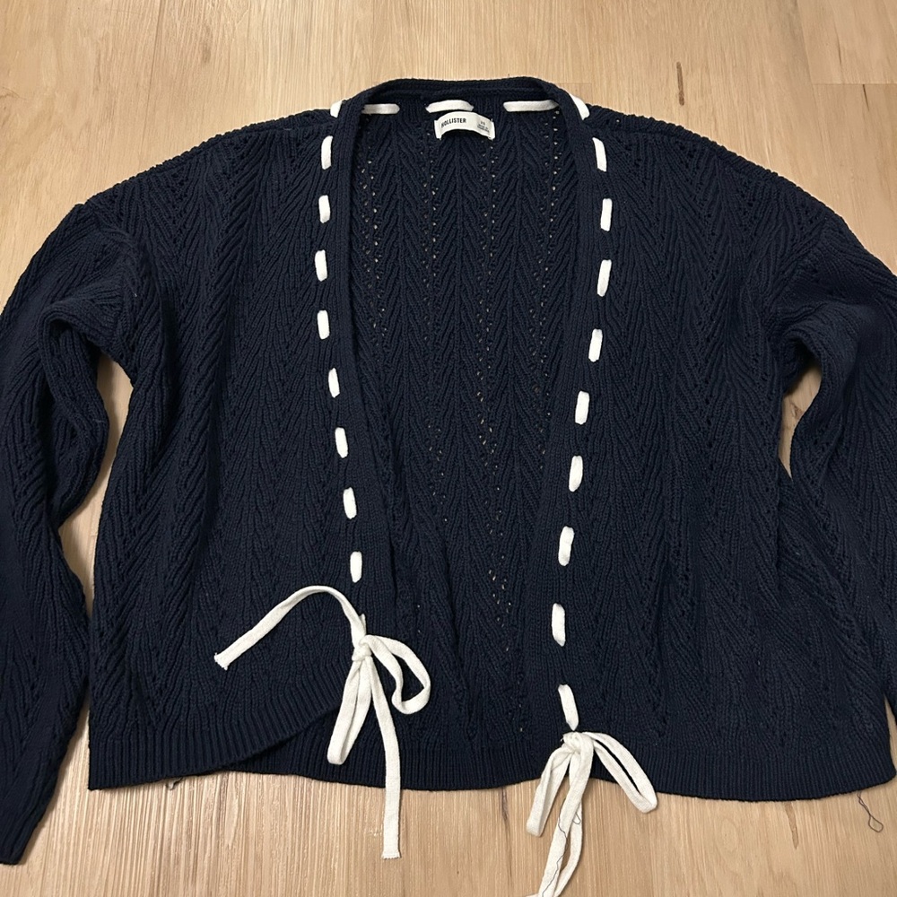 hollister bow cardigan